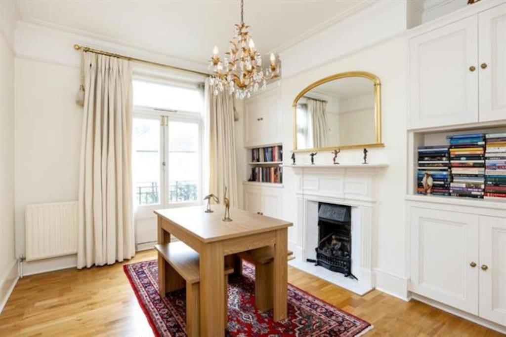 Large 3 Bed Flat In Central Wimbledon London Eksteriør billede